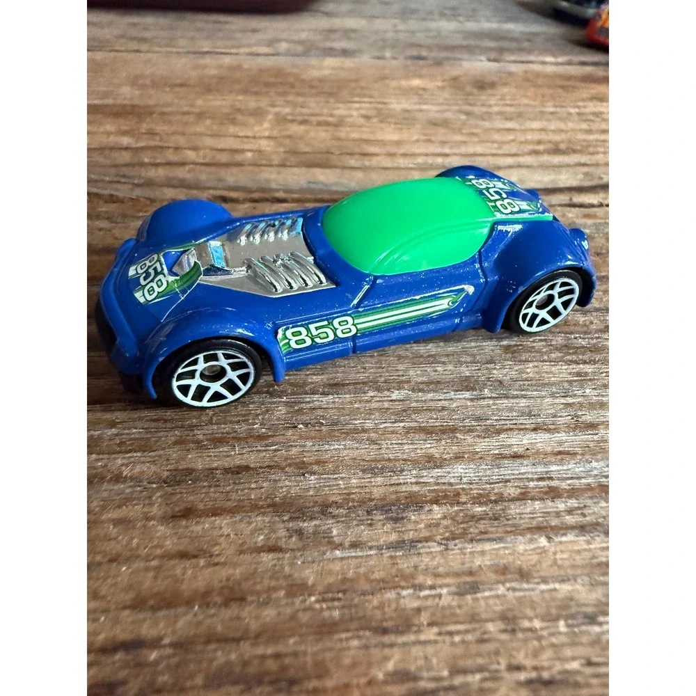 VTG 2000s Hot Wheels Toy Car 858 Futuristic Sports Car Blue Green McDonald's